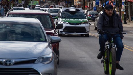 Британски министър: Автономните коли може да се появят по пътищата до 2026 г.