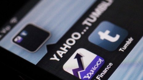 Yahoo може да обезцени Tumblr с 230 млн. долара