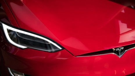 Катастрофа с Tesla без шофьор отне два живота