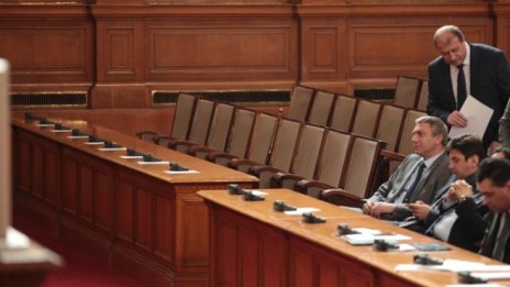 След протестите на адвокати променят Закона срещу изпирането на пари