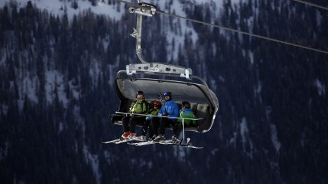 Защо богатите норвежци бягат в Швейцария? 