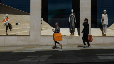 Пандемията „изяде“ приходите на LVMH през второто тримесечие