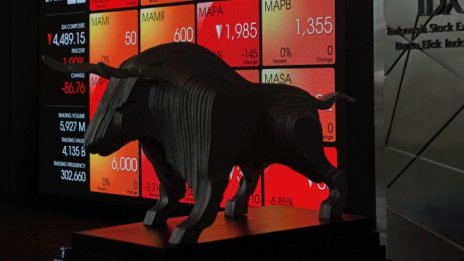 Японските автомобилни концерни потопиха Nikkei на червена територия