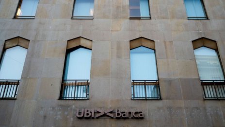 Банково сливане в Италия създава седмата по големина банка в еврозоната