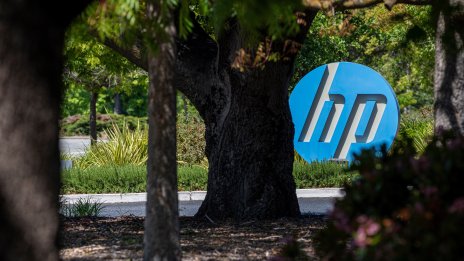 HP надхвърли прогнозата за приходите си в очакване на съживяване на пазара на компютри