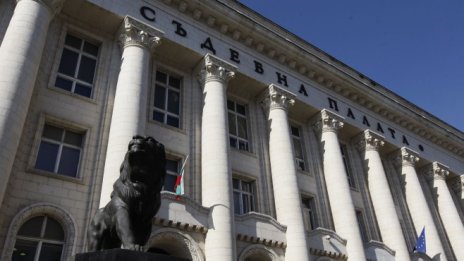 Бивш директор на Фонда за лечение на деца отива на съд с шест обвинения