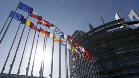 Шестте потенциални кризи, които могат да разтърсят ЕС през лятото