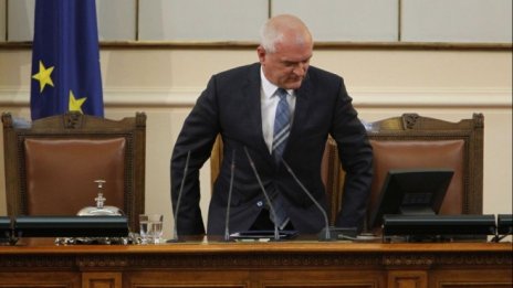 Димитър Главчев: Депутатите трябва да са по-умерени в изказванията си 