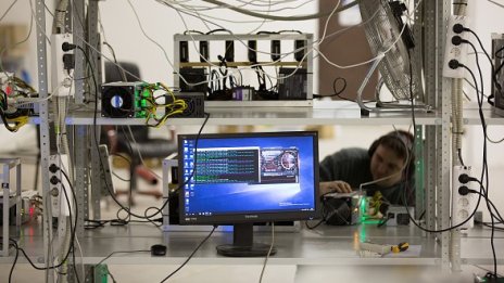 Създателят на лайткойна разпродаде целия си портфейл