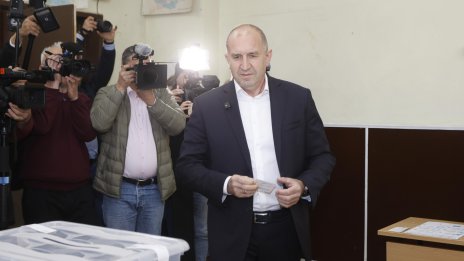 Румен Радев: Готови сме с различни варианти, за да има стабилно правителство