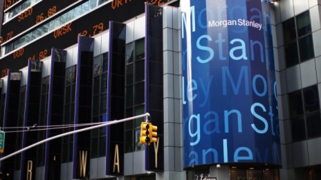 Печалбата на Morgan Stanley се сви с почти 60% заради данъчно отписване