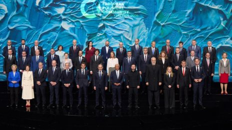 Зеленски: Русия не е толкова силна, украински дронове могат да прелетят на парада*