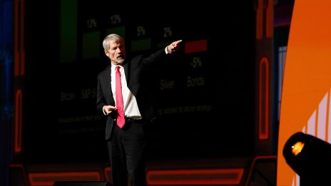 MicroStrategy записа загуба второ поредно тримесечие заради обезценки от биткойни