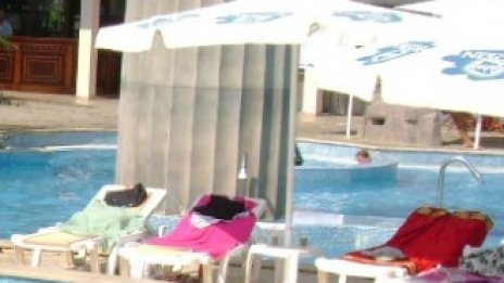 Около 100 басейна във Варненско работят нелегално 