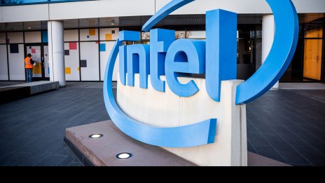 Intel потъна на борсата след слабата си прогноза