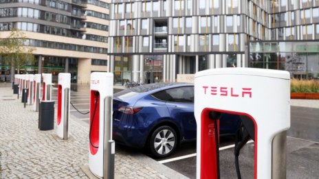 Moody’s: Tesla ще остане пазарен лидер при електромобилите и през 2022 г.