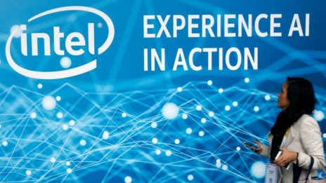 Разочароващата прогноза на Intel срина цената на акциите ѝ с 6%