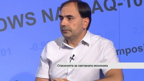 Цв. Цачев: Рязък спад на юана ще отключи началото на нова икономическа криза