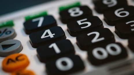 Приходите на "Монбат" нарастват с над 8% през януари