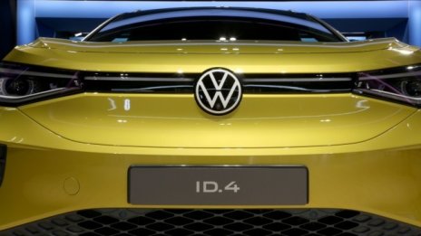 Volkswagen удвои целта за дела на електромобилите от продажбите до 2030 г.