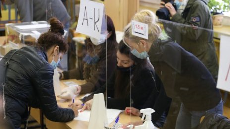 Какви са двата риска при нови избори?