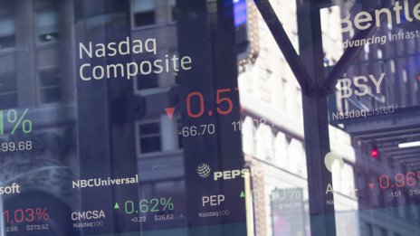 Wall Street приключи вяла седмица с понижения 