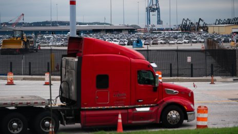 СТО повиши прогнозата си за световната търговия за тази година