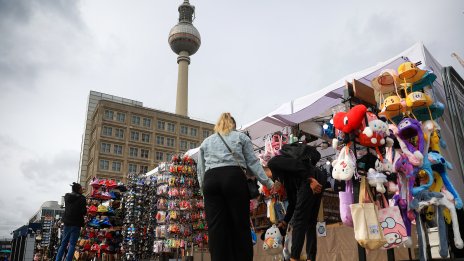 Потребителските нагласи в Германия се подобряват, но домакинствата все още са пестеливи
