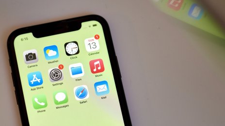 Apple се огъна пред Брюксел и позволи изтеглянето на приложения от други сайтове