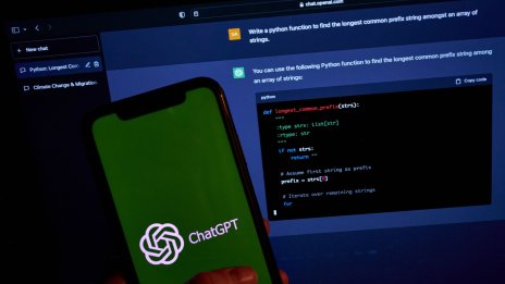 Microsoft въвежда чатбот технологията на OpenAI в офис пакета 