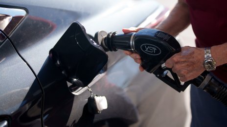 Петролът поскъпва след новите търговски заплахи на Тръмп и ударите в Доха*