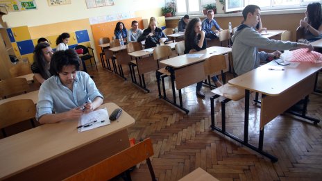Зрелостниците ще имат право да повишат оценката си от матурите в 12 клас
