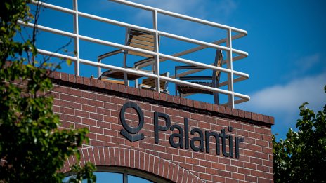 Цената на акциите на Palantir се понижи след рекорден ръст въпреки добрия отчет на компанията