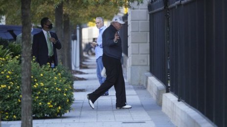 Така умират демокрациите