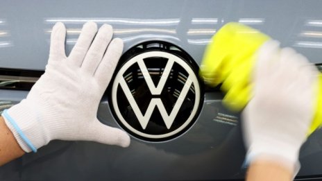 Volkswagen търси партньори в надпреварата за суровини за батерии