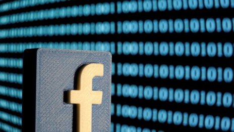 Facebook се справи с проблемите с качването на снимки