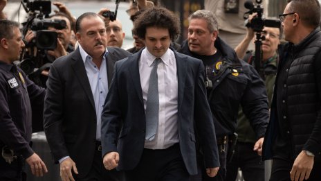 Банкман-Фрийд с ново обвинение за подкуп на китайски представители