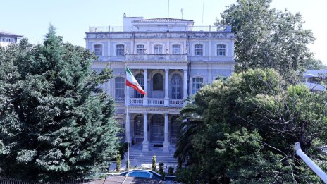 Великобритания, Германия и Франция са се договорили с Иран да опитат да възобновят ядрените преговори