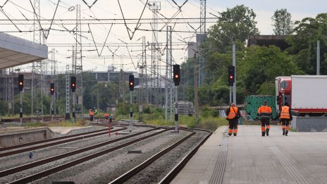 Транспортният министър поиска оставките на ръководството на НКЖИ за влаковите инциденти