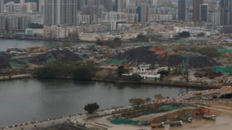 Хонконгски предприемач дари земя за смекчаване на жилищната криза в града