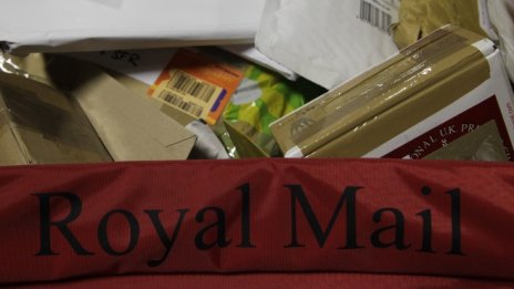 Върнатите нежелани коледни подаръци атакува пощенските услуги във Великобритания
