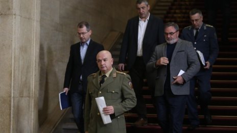 България ще остави отворени само магазини за храни, аптеки и банки