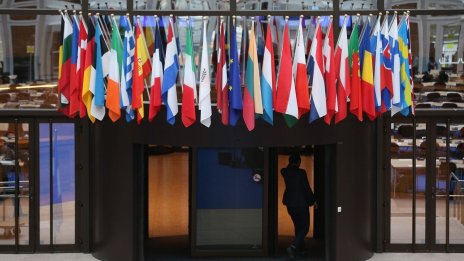 ЕК има идея как да успокои Белгия и блокира Унгария за замразените руски активи