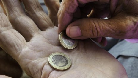 Омбудсманът: Минималната осъвременена пенсия да е над линията на бедност