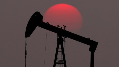 Петролът поскъпва с повече от 5% заради растящото напрежение между САЩ и Иран