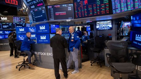 Dow Jones нарасна с близо 550 пункта в сесията