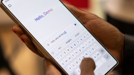 Google е платила „огромни суми“ на Samsung, за да инсталира Gemini на устройствата си