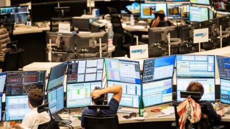 Оптимизмът около COVID-19 тласна европейските индекси към зелена територия