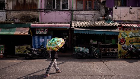 Страни от Азия затварят училища и ограничават електроенергията заради горещините