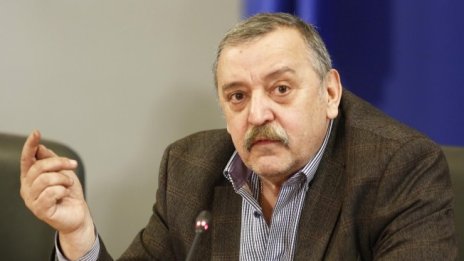 Тодор Кантарджиев: Навлизаме в етап на угасване на заразата